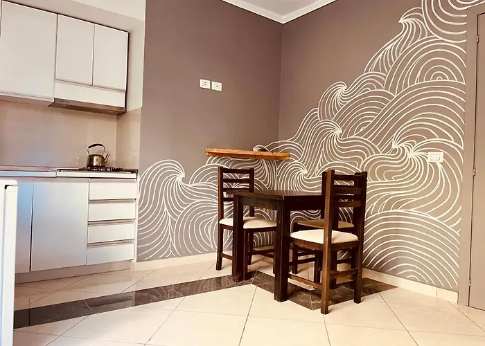 Promo price - Need your opinion - Boutique Apartment Family Tree